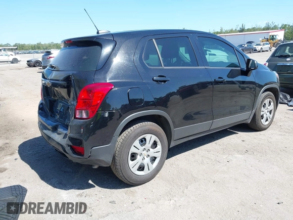 2019 Chevrolet Trax LS with VIN 3GNCJKSBXKL164776, listed as a IAAI auction lot 42064236 with 117,111 mi miles. Bid and sale history available at carsss.com. Image 4.