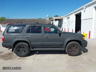 2000 Toyota 4Runner Limited with VIN JT3HN87RXY9037527, listed as a IAAI auction lot 41776991 with 297,158 mi miles. Bid and sale history available at carsss.com. Image 13.
