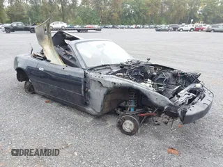 1996 Mazda MX-5 Miata z VIN JM1NA3532T0713221, wystawiony jako IAAI lot #40370578 z przebiegiem Nie podano mil oraz . Historia ofert i sprzedaży dostępna na DreamBid. Obrazek 1.