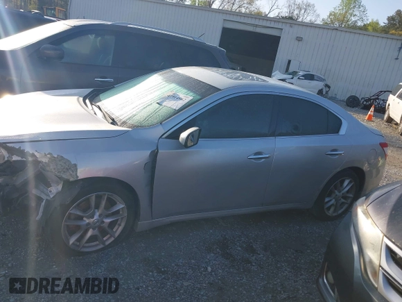 2011 Nissan Maxima SV z VIN 1N4AA5APXBC865253, wystawiony jako IAAI lot #41914882 z przebiegiem 132 510 mil mil oraz . Historia ofert i sprzedaży dostępna na DreamBid. Obrazek 14.