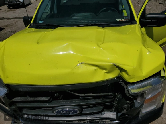 2022 Ford F-150 XL with VIN 1FTMF1EB3NKE01585, listed as a Copart auction lot 68897514 with 29,951 mi miles and Salvage title. Bid and sale history available at DreamBid. Image 13.