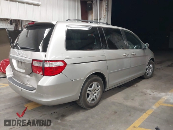 2006 Honda Odyssey EX-L with VIN 5FNRL38626B408275, listed as a IAAI auction lot 41789216 with 249,737 mi miles. Bid and sale history available at carsss.com. Image 4.