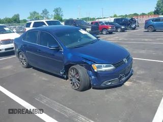2011 Volkswagen Jetta SEL с VIN 3VWLZ7AJ9BM097800, выставлен на аукционе IAAI как лот 42307773 с пробегом 165 412 миль миль и . История ставок и продаж доступна на DreamBid. Изображение 1.