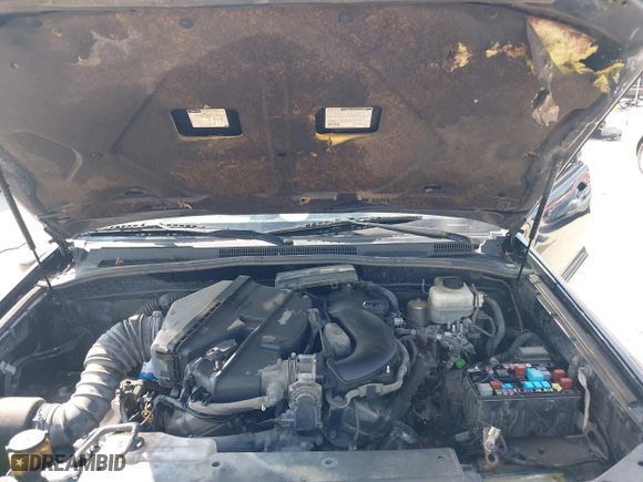 2005 Toyota 4Runner SR5 with VIN JTEZU14R358031340, listed as a IAAI auction lot 40371472 with 204,320 mi miles. Bid and sale history available at carsss.com. Image 10.