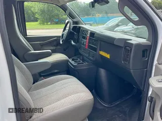 2019 Chevrolet Express Cargo with VIN 1GCWGAFP8K1370612, listed as a Copart auction lot 62214645 with 104,484 mi miles and Clean title. Bid and sale history available at DreamBid. Image 5.