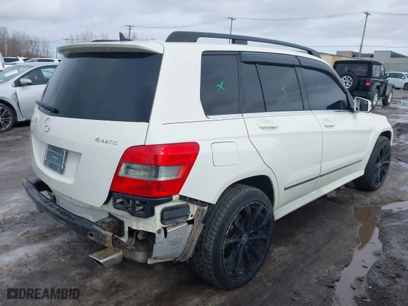 2012 Mercedes-Benz GLK-Class GLK 350 with VIN WDCGG8HB4CF840390, listed as a IAAI auction lot 41697866 with 183,163 mi miles. Bid and sale history available at carsss.com. Image 4.
