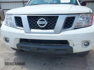2021 Nissan Frontier SV z VIN 1N6ED0EA7MN705315, wystawiony jako IAAI lot #42080403 z przebiegiem 44 031 mil mil oraz . Historia ofert i sprzedaży dostępna na DreamBid. Obrazek 6.
