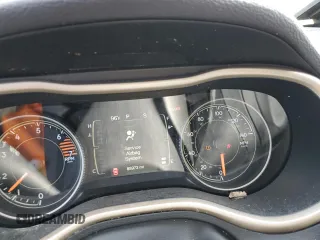 2018 Jeep Cherokee Latitude Tech Connect z VIN 1C4PJLCB7JD557234, wystawiony jako Copart lot #50689405 z przebiegiem 85 973 mil mil oraz Nie do naprawy • Non repairable. Historia ofert i sprzedaży dostępna na DreamBid. Obrazek 9.