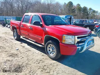 2007 Chevrolet Silverado 1500 LT w/1LT with VIN 2GCEC13C671575887, listed as a IAAI auction lot 41447510 with 195,650 mi miles. Bid and sale history available at carsss.com. Image 1.