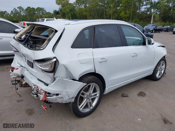 2017 Audi Q5 Premium Plus with VIN WA1L2AFP7HA027648, listed as a IAAI auction lot 41113860 with 84,203 mi miles. Bid and sale history available at carsss.com. Image 4.
