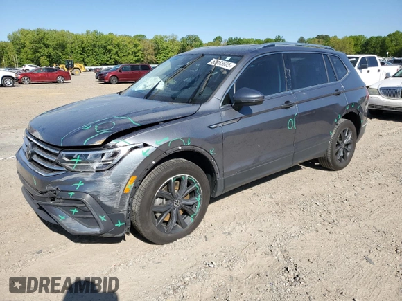 2024 Volkswagen Tiguan SE with VIN 3VV3B7AXXRM069012, listed as a Copart auction lot 53163665 with 34,464 mi miles and Clean title. Bid and sale history available at DreamBid. Image 1.