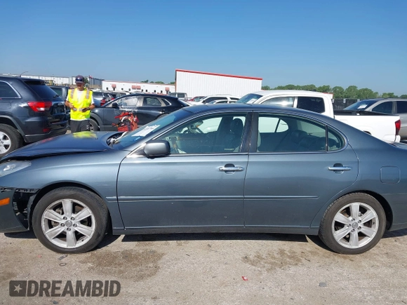 2005 Lexus ES 330 with VIN JTHBA30G155069616, listed as a IAAI auction lot 42093544 with 291,157 mi miles. Bid and sale history available at carsss.com. Image 14.