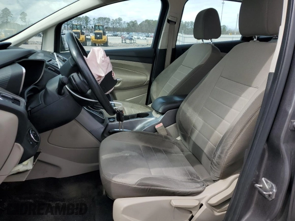 2013 Ford C-Max SE z VIN 1FADP5AU6DL523965, wystawiony jako Copart lot #85060074 z przebiegiem 274 000 mil mil oraz Szkoda całkowita • Salvage title. Historia ofert i sprzedaży dostępna na DreamBid. Obrazek 7.