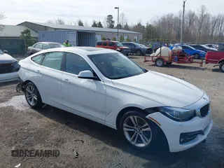 2018 BMW 3 Series 330i xDrive with VIN WBA8Z9C57JB220047, listed as a IAAI auction lot 41721186 with 66,725 mi miles. Bid and sale history available at carsss.com. Image 1.