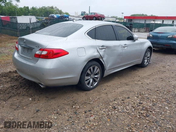 2013 Infiniti M with VIN JN1BY1AR3DM601425, listed as a IAAI auction lot 42238952 with 180,023 mi miles and . Bid and sale history available at DreamBid. Image 4.