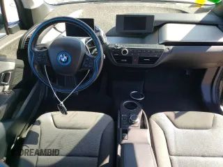 2019 BMW i3 with VIN WBY8P2C51K7D21073, listed as a Copart auction lot 68801733 with 27,386 mi miles. Bid and sale history available at carsss.com. Image 8.
