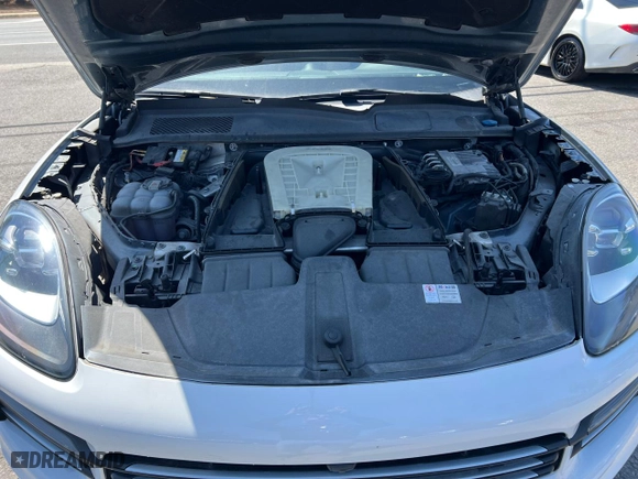 2019 Porsche Cayenne with VIN WP1AA2AY1KDA15330, listed as a Copart auction lot 54621525 with 87,117 mi miles and Clean Title. Bid and sale history available at carsss.com. Image 8.