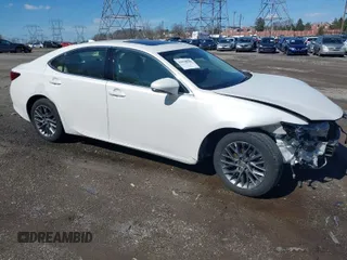 2018 Lexus ES with VIN 58ABK1GG0JU102540, listed as a IAAI auction lot 41858646 with 61,505 mi miles. Bid and sale history available at carsss.com. Image 1.