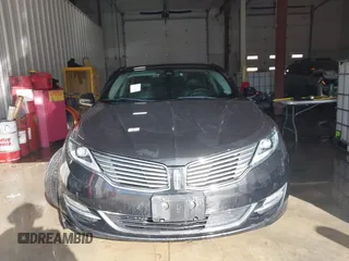 2013 Lincoln MKZ Hybrid z VIN 3LN6L2LU8DR818010, wystawiony jako IAAI lot #41363777 z przebiegiem 181 675 mil mil oraz . Historia ofert i sprzedaży dostępna na DreamBid. Obrazek 12.