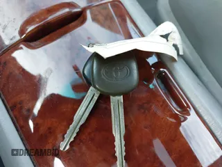 2006 Toyota Highlander z VIN JTEEW21A160011438, wystawiony jako IAAI lot #40377313 z przebiegiem 211 682 mil mil oraz . Historia ofert i sprzedaży dostępna na DreamBid. Obrazek 11.
