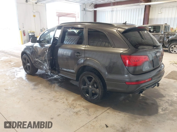 2015 Audi Q7 3.0T S line Prestige with VIN WA1DGAFE1FD014555, listed as a IAAI auction lot 41176881 with 149,546 mi miles. Bid and sale history available at carsss.com. Image 3.