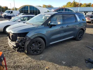 2023 Kia Carnival SX Prestige with VIN KNDNE5H33P6235146, listed as a Copart auction lot 75258304 with 60,086 mi miles and Salvage Title. Bid and sale history available at carsss.com. Image 1.