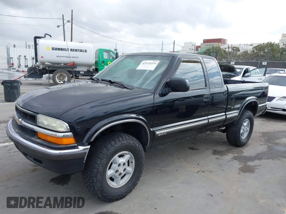 2001 Chevrolet S-10 LS with VIN 1GCDT19W51K140881, listed as a IAAI auction lot 42114214 with 347,913 mi miles and . Bid and sale history available at DreamBid. Image 2.