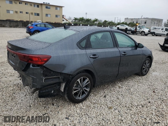 2024 Kia Forte LXS with VIN 3KPF24ADXRE789386, listed as a Copart auction lot 42318845 with 28,600 mi miles and Salvage Title. Bid and sale history available at carsss.com. Image 3.