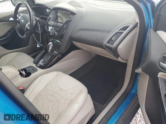 2014 Ford Focus Electric z VIN 1FADP3R41EL341620, wystawiony jako Copart lot #87277454 z przebiegiem 67 589 mil mil oraz Szkody całkowita. Historia ofert i sprzedaży dostępna na DreamBid. Obrazek 8.