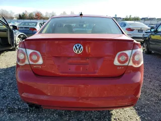 2008 Volkswagen Jetta Wolfsburg Edition z VIN 3VWRJ71K48M127241, wystawiony jako Copart lot #83201434 z przebiegiem 158 145 mil mil oraz Szkoda całkowita • Salvage title. Historia ofert i sprzedaży dostępna na DreamBid. Obrazek 6.