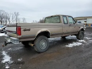 1993 Ford F-250 with VIN 1FTHX26M7PKA39302, listed as a Copart auction lot 43181105 with 274,377 mi miles and Salvage Title. Bid and sale history available at carsss.com. Image 3.