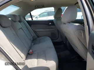 2010 Ford Fusion SE z VIN 3FAHP0HA7AR287260, wystawiony jako Copart lot #59298685 z przebiegiem 231 642 mil mil oraz Szkoda całkowita • Salvage title. Historia ofert i sprzedaży dostępna na DreamBid. Obrazek 10.