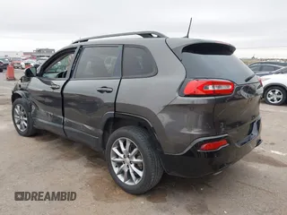 2018 Jeep Cherokee Latitude with VIN 1C4PJLCB1JD588916, listed as a IAAI auction lot 41019397 with 135,929 mi miles. Bid and sale history available at carsss.com. Image 3.