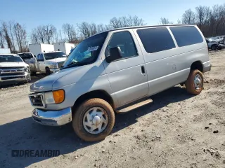 2006 Ford Econoline Passenger XL with VIN 1FBNE31L16DA53135, listed as a Copart auction lot 45904875 with 174,385 mi miles and Salvage Title. Bid and sale history available at carsss.com. Image 1.