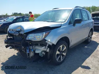 2018 Subaru Forester z VIN JF2SJABC2JH463734, wystawiony jako IAAI lot #42222872 z przebiegiem 64 667 mil mil oraz . Historia ofert i sprzedaży dostępna na DreamBid. Obrazek 18.