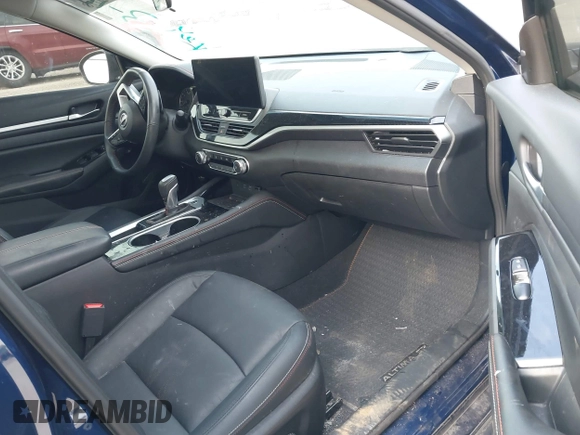 2024 Nissan Altima SR z VIN 1N4BL4CVXRN315652, wystawiony jako IAAI lot #41790778 z przebiegiem 32 686 mil mil oraz . Historia ofert i sprzedaży dostępna na DreamBid. Obrazek 5.