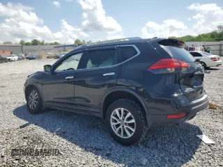 2017 Nissan Rogue SV z VIN KNMAT2MT6HP501456, wystawiony jako Copart lot #55625395 z przebiegiem Nie podano mil oraz Szkoda całkowita • Salvage title. Historia ofert i sprzedaży dostępna na DreamBid. Obrazek 2.