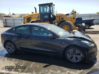 2023 Tesla Model 3 z VIN 5YJ3E1EA6PF453959, wystawiony jako Copart lot #61441935 z przebiegiem 105 343 mil mil oraz Szkoda całkowita • Salvage title. Historia ofert i sprzedaży dostępna na DreamBid. Obrazek 4.