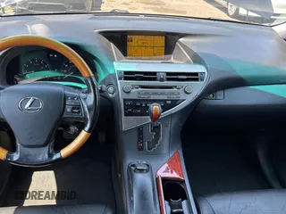 2010 Lexus RX 350 z VIN 2T2ZK1BA8AC009397, wystawiony jako Copart lot #65597465 z przebiegiem 124 103 mil mil oraz Czysty tytuł • Clean title. Historia ofert i sprzedaży dostępna na DreamBid. Obrazek 9.