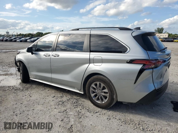 2022 Toyota Sienna XLE with VIN 5TDYRKECXNS116933, listed as a Copart auction lot 75859424 with 45,732 mi miles and Salvage Title. Bid and sale history available at carsss.com. Image 2.