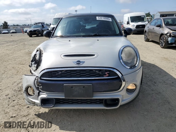 2016 MINI Hardtop S with VIN WMWXP7C54G2A42969, listed as a Copart auction lot 53910995 with 92,207 mi miles and Salvage title. Bid and sale history available at DreamBid. Image 5.