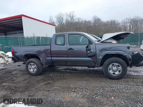 2018 Toyota Tacoma SR z VIN 5TFSX5EN6JX060153, wystawiony jako IAAI lot #41566129 z przebiegiem 33 669 mil mil oraz . Historia ofert i sprzedaży dostępna na DreamBid. Obrazek 14.