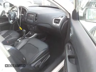 2019 Jeep Compass Latitude with VIN 3C4NJCBB2KT743820, listed as a IAAI auction lot 41692314 with 50,030 mi miles. Bid and sale history available at carsss.com. Image 5.