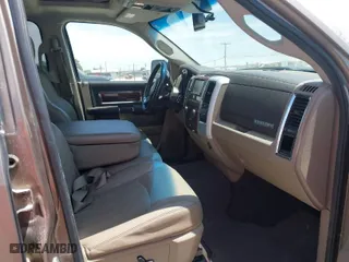 2009 Dodge Ram 1500 SLT with VIN 1D3HV13TX9J517224, listed as a IAAI auction lot 42044124 with 200,262 mi miles. Bid and sale history available at carsss.com. Image 5.
