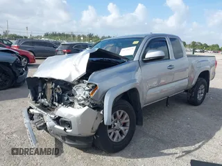 2017 Toyota Tacoma SR5 z VIN 5TFRZ5CN1HX042942, wystawiony jako IAAI lot #41719279 z przebiegiem 82 108 mil mil oraz . Historia ofert i sprzedaży dostępna na DreamBid. Obrazek 17.