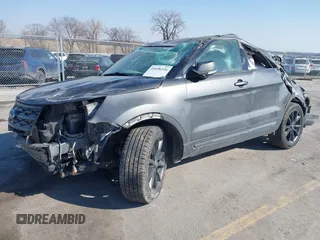 2019 Ford Explorer XLT z VIN 1FM5K8D87KGA09217, wystawiony jako IAAI lot #41696326 z przebiegiem 60 785 mil mil oraz . Historia ofert i sprzedaży dostępna na DreamBid. Obrazek 2.