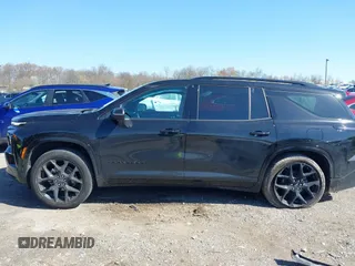 2024 Chevrolet Traverse AWD RS z VIN 1GNEVLKSXRJ204147, wystawiony jako IAAI lot #41998829 z przebiegiem 20 058 mil mil oraz . Historia ofert i sprzedaży dostępna na DreamBid. Obrazek 14.