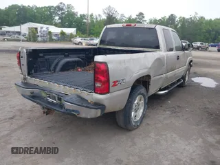 2005 Chevrolet Silverado 1500 Z71 with VIN 1GCEK19B25E325317, listed as a IAAI auction lot 42195743 with 253,221 mi miles and . Bid and sale history available at DreamBid. Image 4.