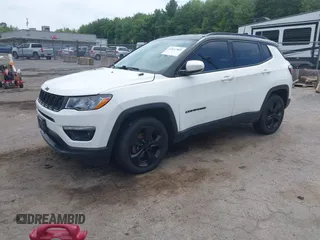 2018 Jeep Compass Latitude z VIN 3C4NJDBBXJT304529, wystawiony jako IAAI lot #42637865 z przebiegiem 112 662 mil mil oraz . Historia ofert i sprzedaży dostępna na DreamBid. Obrazek 19.