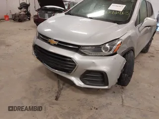 2019 Chevrolet Trax LT with VIN 3GNCJLSB3KL280097, listed as a IAAI auction lot 41286963 with Not Provided miles and . Bid and sale history available at carsss.com. Image 6.